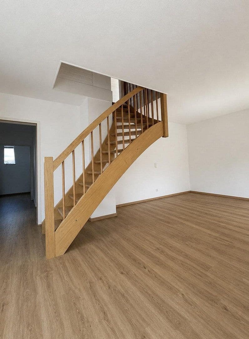 Pronájem bytu 3+kk 80 m², Ulmer Straße 18, Nördlingen, Bavorsko Pronájem bytu 3+kk 80 m², Ulmer Straße 18, Nördlingen, Bavorsko