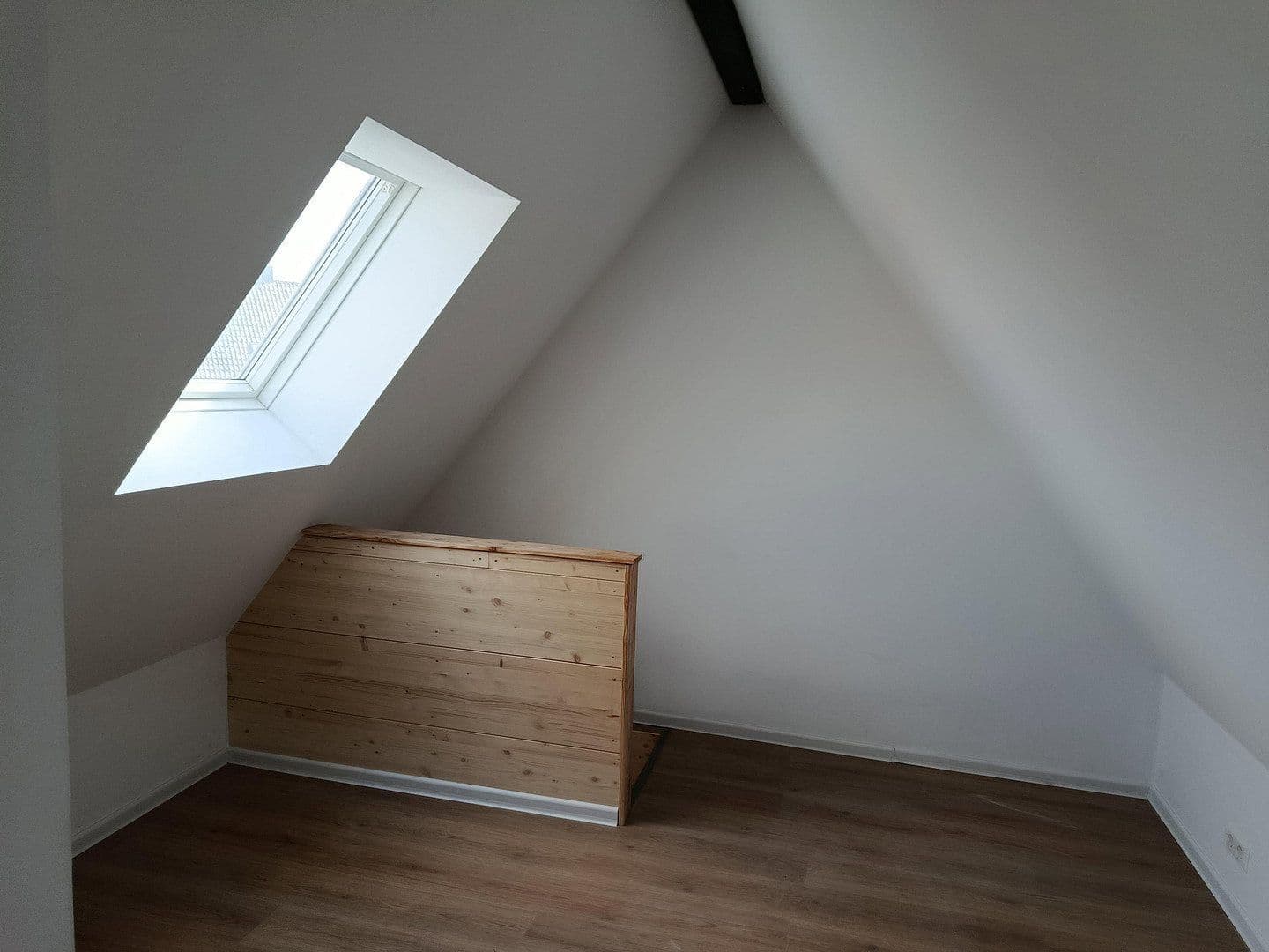 Pronájem bytu 3+1 52 m², Brockenbergstr. 1, Holzgerlingen, Bádensko-Württembersko Pronájem bytu 3+1 52 m², Brockenbergstr. 1, Holzgerlingen, Bádensko-Württembersko