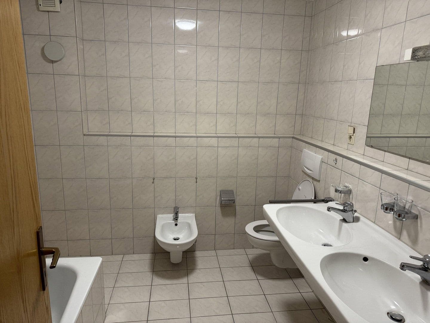 Pronájem bytu 3+kk 90 m², Lottstetten, Bádensko-Württembersko Pronájem bytu 3+kk 90 m², Lottstetten, Bádensko-Württembersko