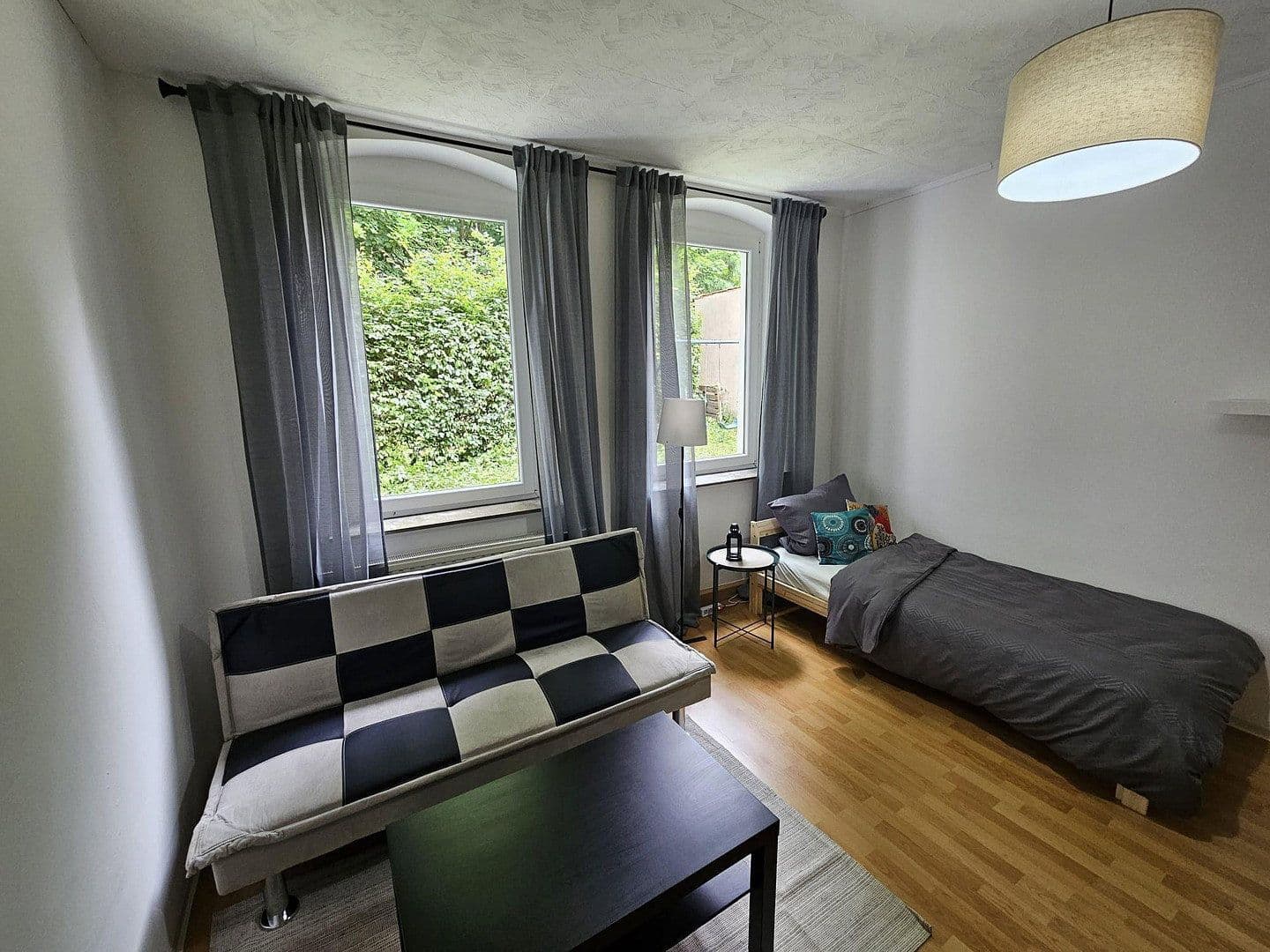 Pronájem bytu 4+1 107 m², Ascher Str. 15, Hof, Bavorsko Pronájem bytu 4+1 107 m², Ascher Str. 15, Hof, Bavorsko