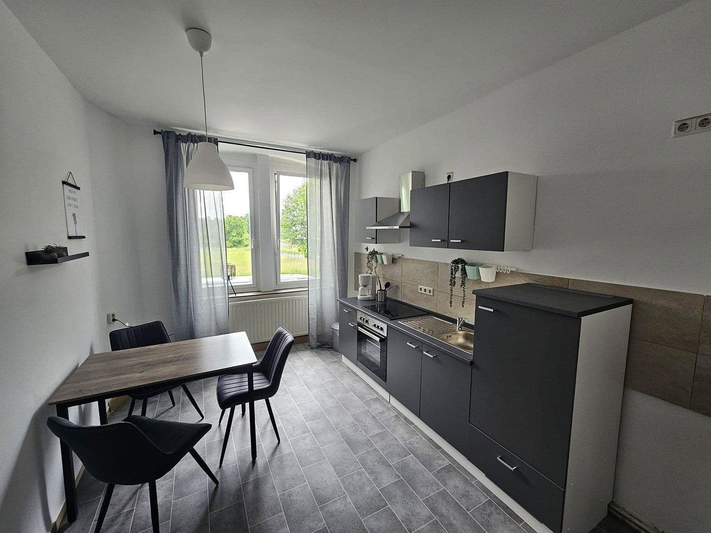 Pronájem bytu 4+1 107 m², Ascher Str. 15, Hof, Bavorsko Pronájem bytu 4+1 107 m², Ascher Str. 15, Hof, Bavorsko