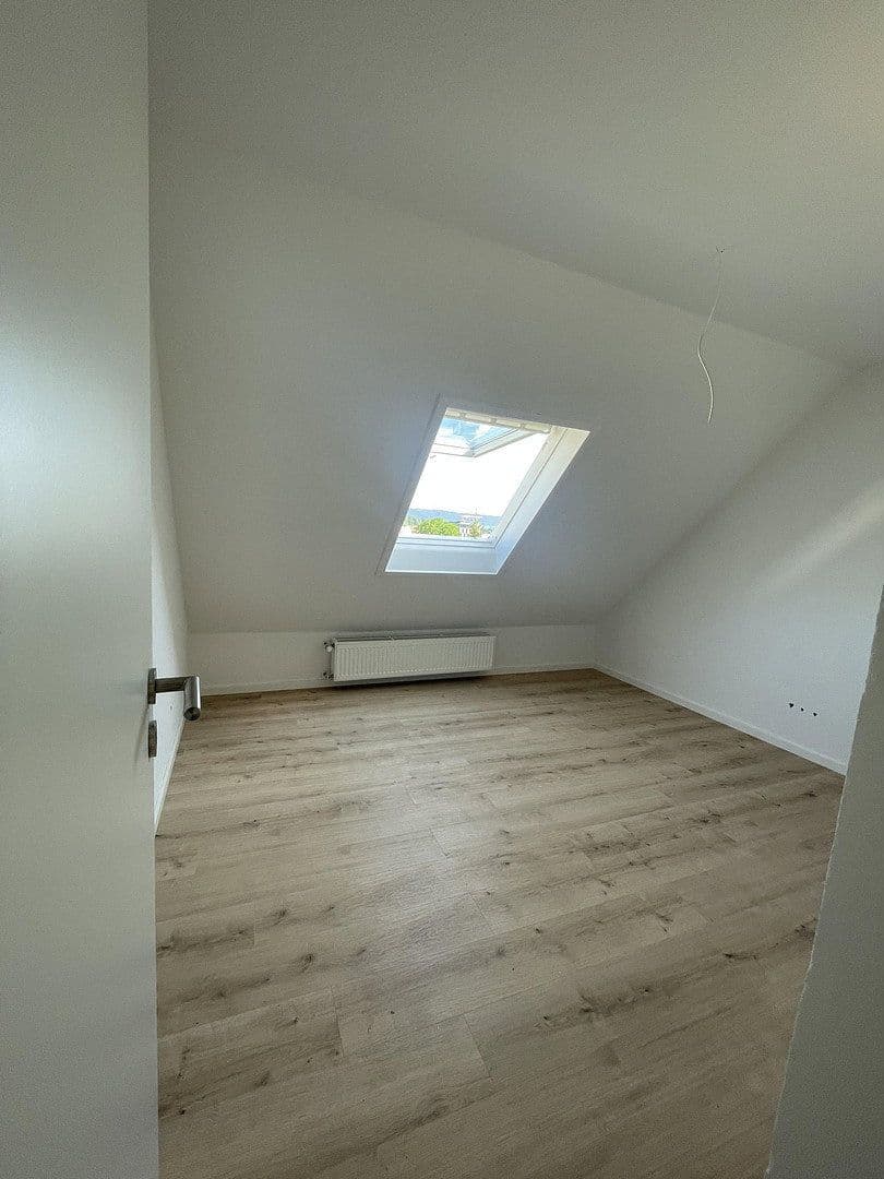 Pronájem bytu 3+1 64 m², Lembergstr. 58, Nagold, Bádensko-Württembersko Pronájem bytu 3+1 64 m², Lembergstr. 58, Nagold, Bádensko-Württembersko