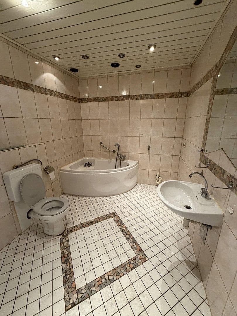 Pronájem bytu 3+1 79 m², Geilenkichener Str. 55, Übach-Palenberg, Severní Porýní-Vestfálsko Pronájem bytu 3+1 79 m², Geilenkichener Str. 55, Übach-Palenberg, Severní Porýní-Vestfálsko