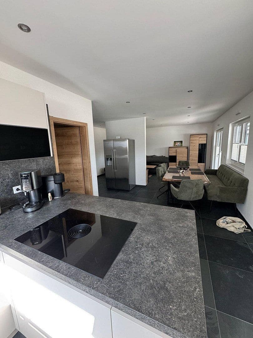 Pronájem domu 168 m², pozemek 411 m², Neuburger Straße 21a, Ehekirchen, Bavorsko Pronájem domu 168 m², pozemek 411 m², Neuburger Straße 21a, Ehekirchen, Bavorsko