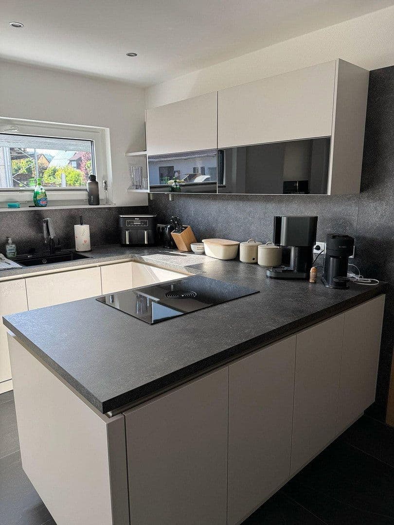 Pronájem domu 168 m², pozemek 411 m², Neuburger Straße 21a, Ehekirchen, Bavorsko Pronájem domu 168 m², pozemek 411 m², Neuburger Straße 21a, Ehekirchen, Bavorsko
