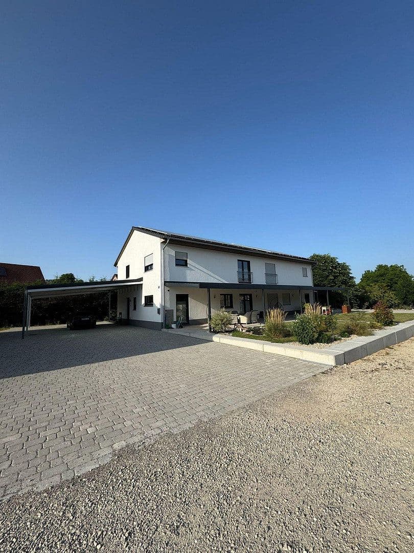 Pronájem domu 168 m², pozemek 411 m², Neuburger Straße 21a, Ehekirchen, Bavorsko Pronájem domu 168 m², pozemek 411 m², Neuburger Straße 21a, Ehekirchen, Bavorsko