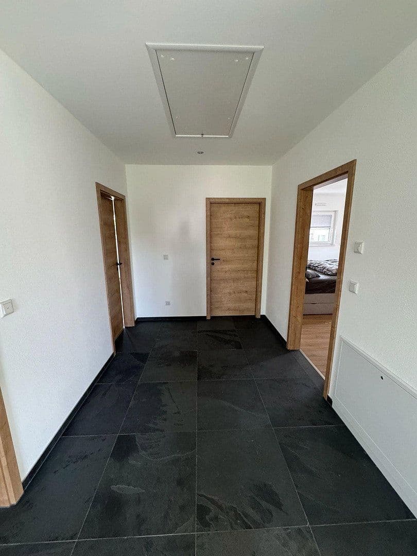 Pronájem domu 168 m², pozemek 411 m², Neuburger Straße 21a, Ehekirchen, Bavorsko Pronájem domu 168 m², pozemek 411 m², Neuburger Straße 21a, Ehekirchen, Bavorsko