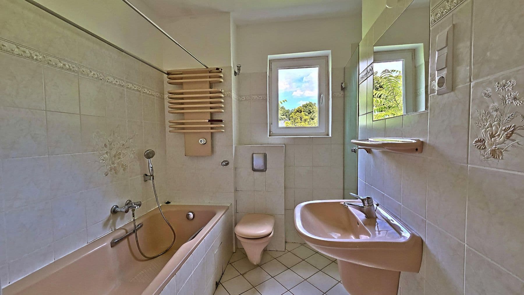Prodej domu 93 m², pozemek 280 m², Berlin, Berlín Prodej domu 93 m², pozemek 280 m², Berlin, Berlín