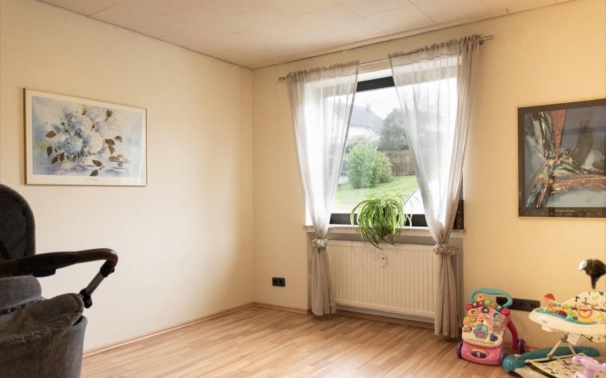 Prodej domu 240 m², pozemek 769 m², Krappelroth 29, Schmelz, Země Sársko Prodej domu 240 m², pozemek 769 m², Krappelroth 29, Schmelz, Země Sársko