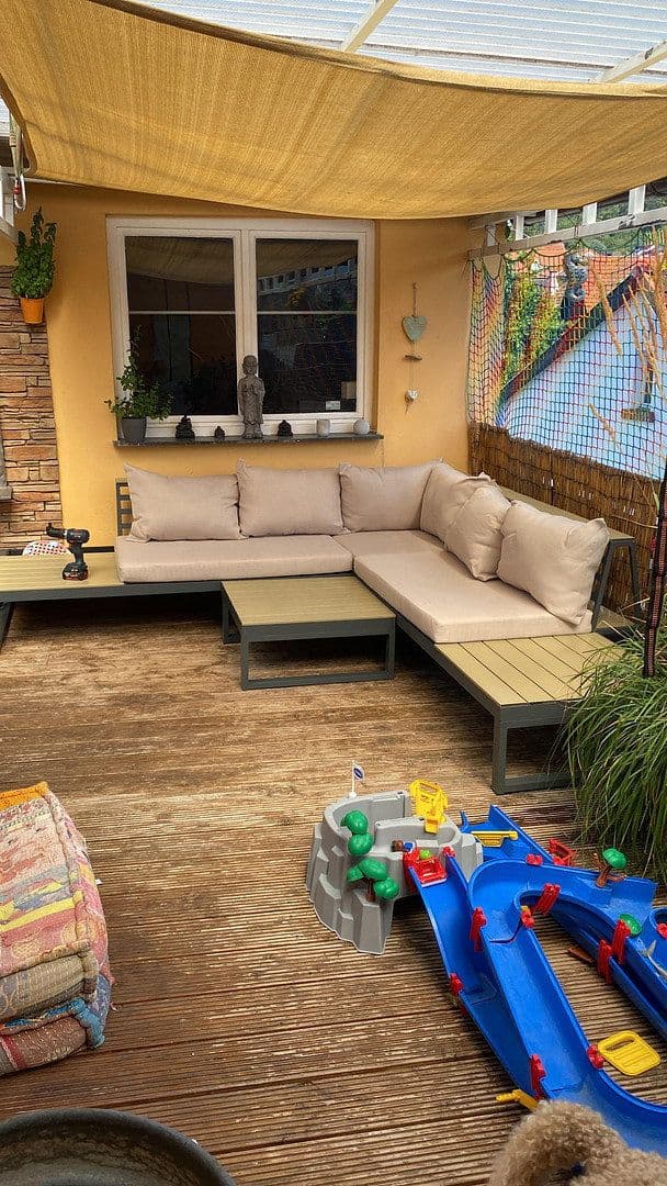 Pronájem bytu 3+1 120 m², Weinheim, Bádensko-Württembersko Pronájem bytu 3+1 120 m², Weinheim, Bádensko-Württembersko