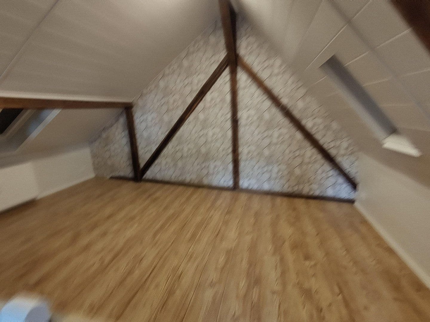 Pronájem bytu 3+1 120 m², Weinheim, Bádensko-Württembersko Pronájem bytu 3+1 120 m², Weinheim, Bádensko-Württembersko