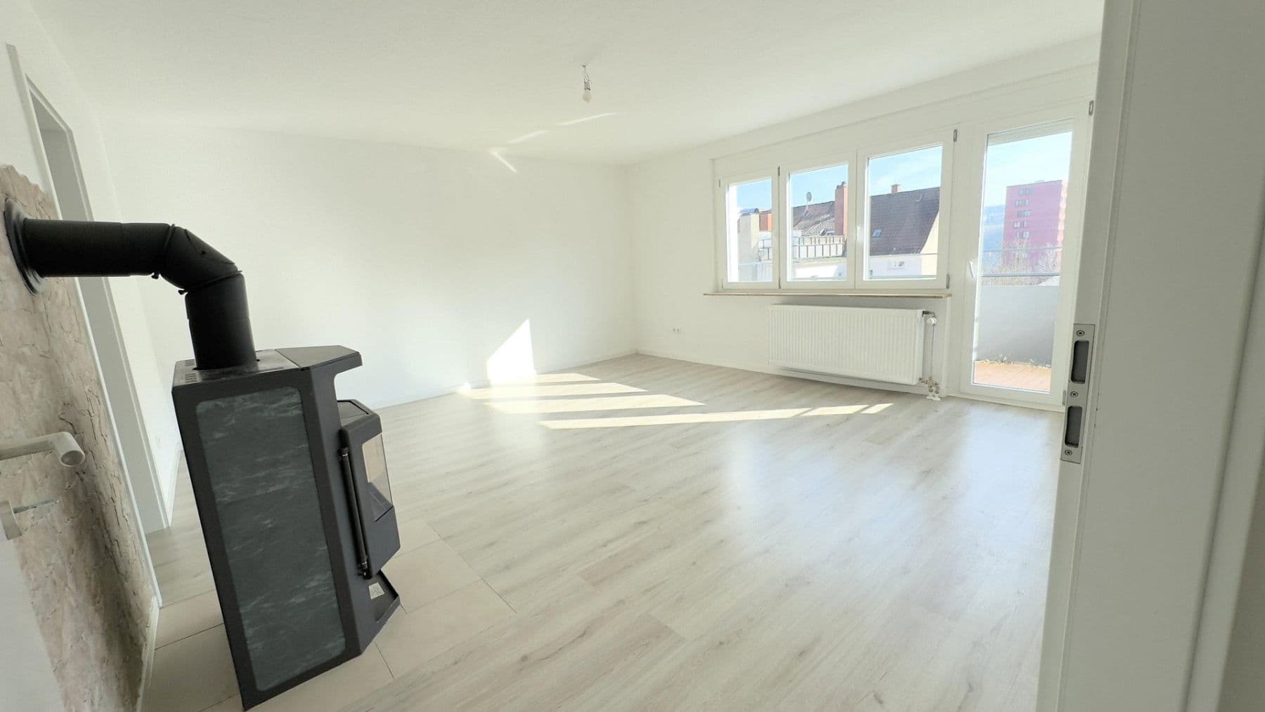 Pronájem bytu 5+1 125 m², Hohenstaufenstr. 56, Pforzheim, Bádensko-Württembersko Pronájem bytu 5+1 125 m², Hohenstaufenstr. 56, Pforzheim, Bádensko-Württembersko