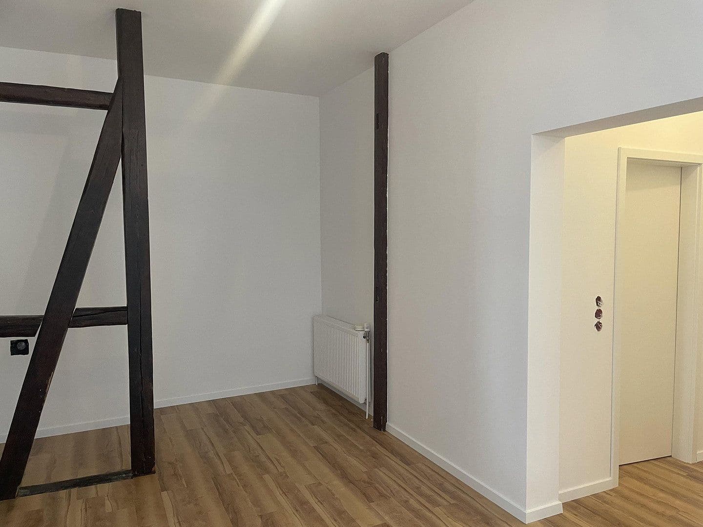 Pronájem bytu 5+1 141 m², Friedrich-Wilhelm-Straße 38, Braunschweig, Dolní Sasko Pronájem bytu 5+1 141 m², Friedrich-Wilhelm-Straße 38, Braunschweig, Dolní Sasko