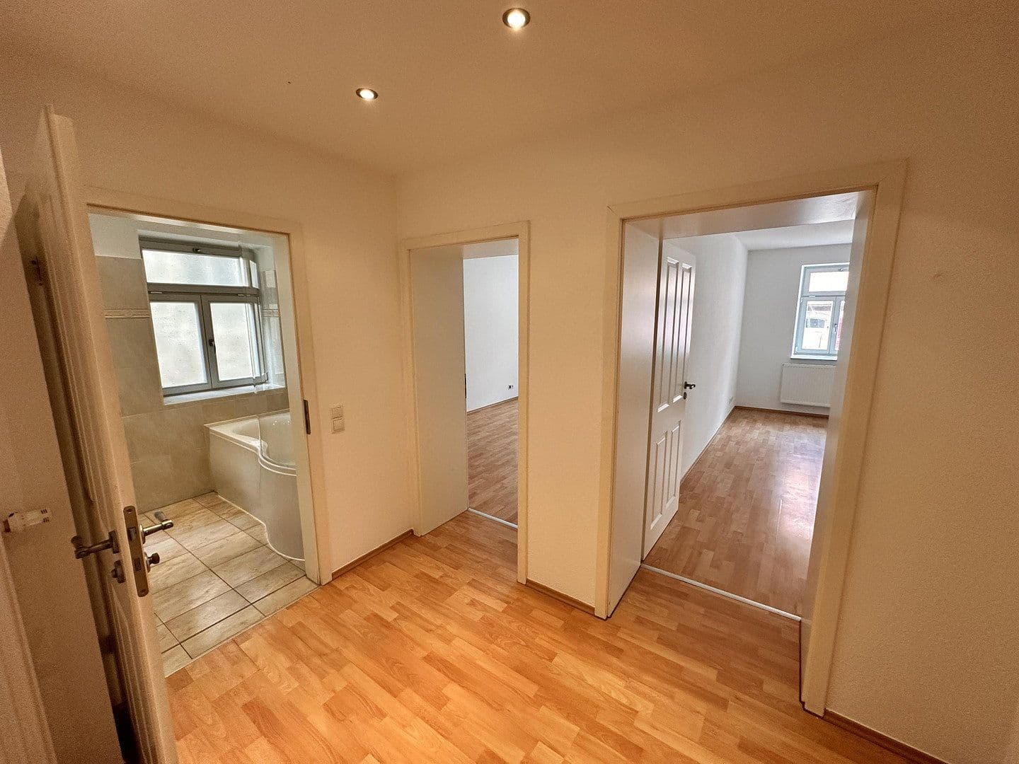 Pronájem bytu 2+1 73 m², Am Zehnt 9, Sinsheim, Bádensko-Württembersko Pronájem bytu 2+1 73 m², Am Zehnt 9, Sinsheim, Bádensko-Württembersko
