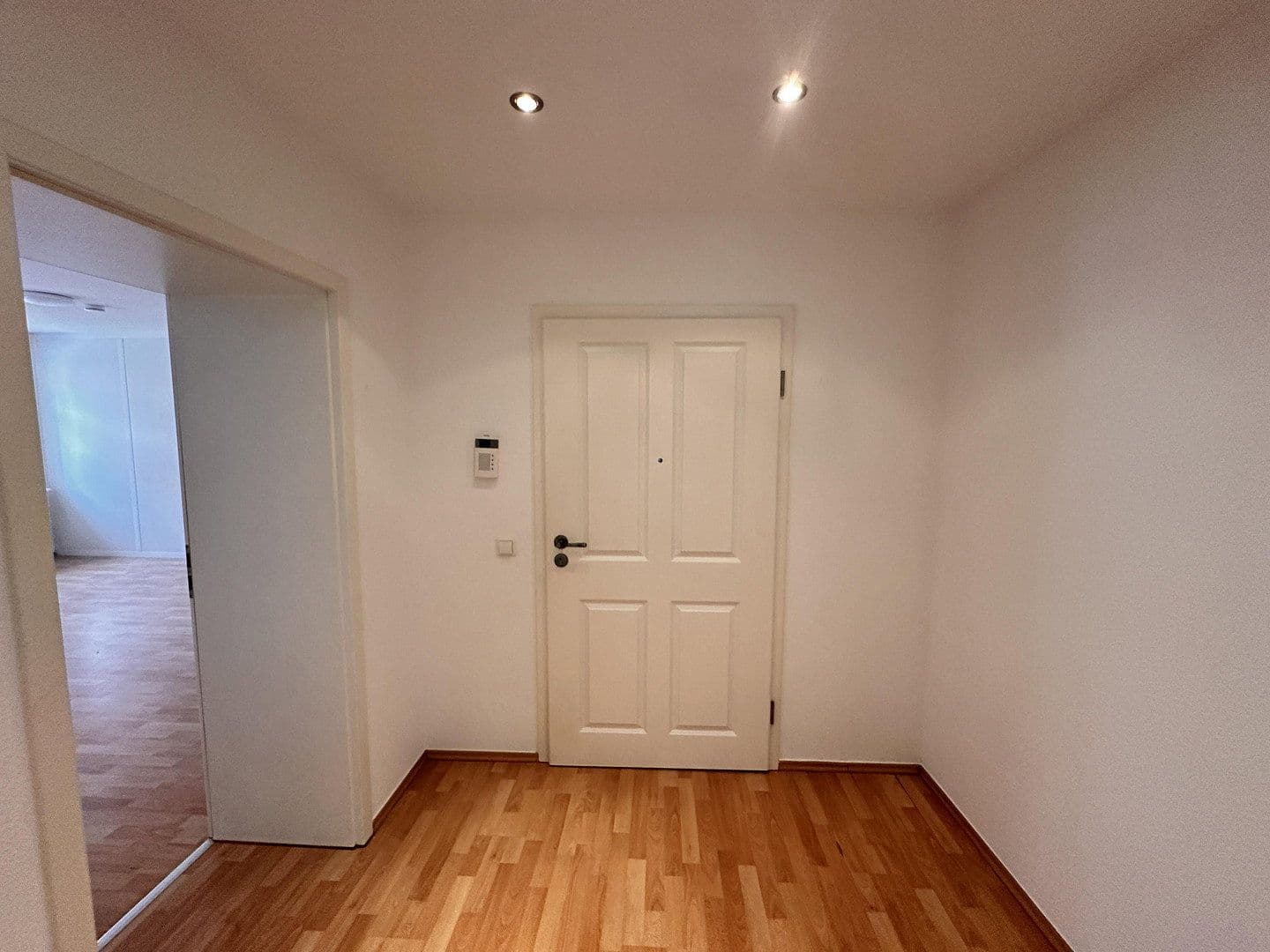 Pronájem bytu 2+1 73 m², Am Zehnt 9, Sinsheim, Bádensko-Württembersko Pronájem bytu 2+1 73 m², Am Zehnt 9, Sinsheim, Bádensko-Württembersko