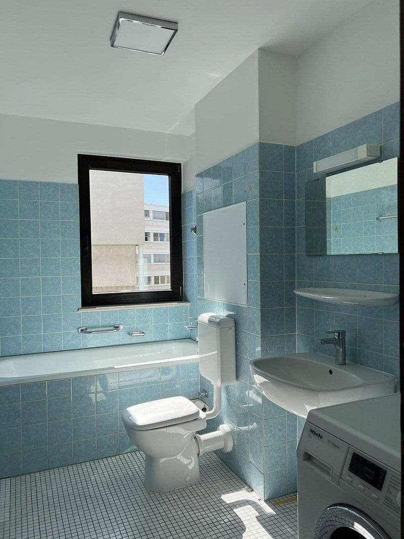 Pronájem bytu 2+1 70 m², Oederweg 43, FRANKFURT AM MAIN, Hessen Pronájem bytu 2+1 70 m², Oederweg 43, FRANKFURT AM MAIN, Hessen