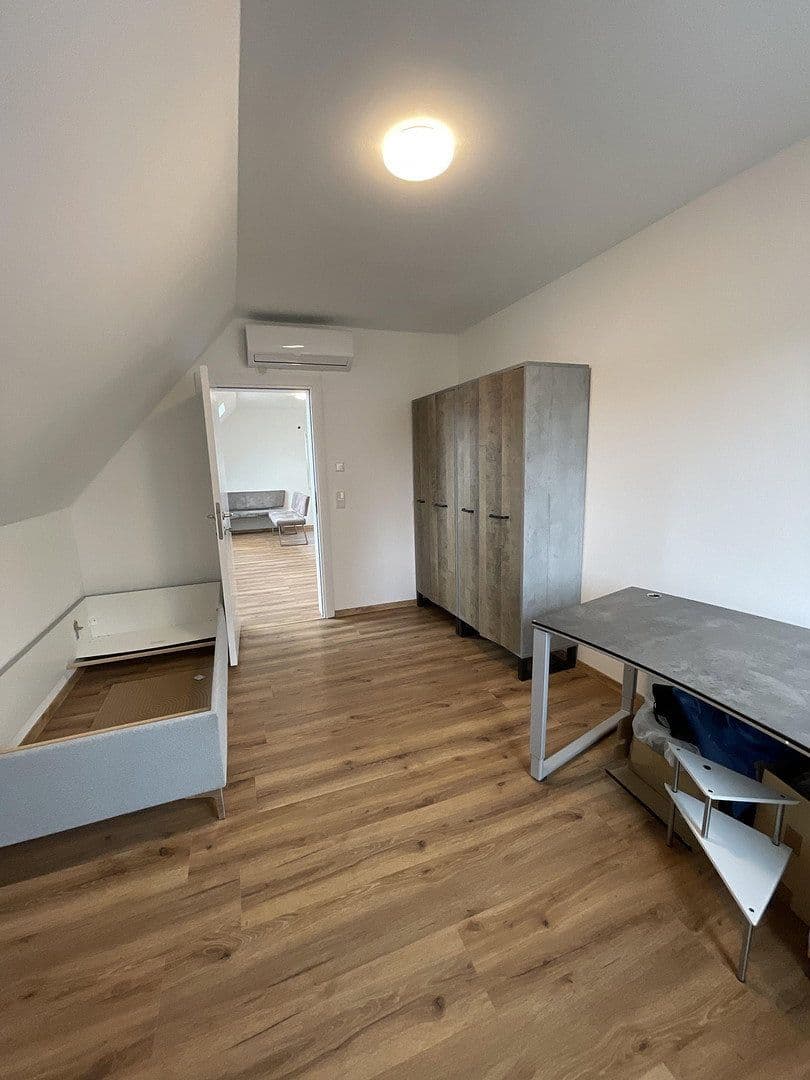 Pronájem bytu 5+1 99 m², Düsseldorf, Severní Porýní-Vestfálsko Pronájem bytu 5+1 99 m², Düsseldorf, Severní Porýní-Vestfálsko