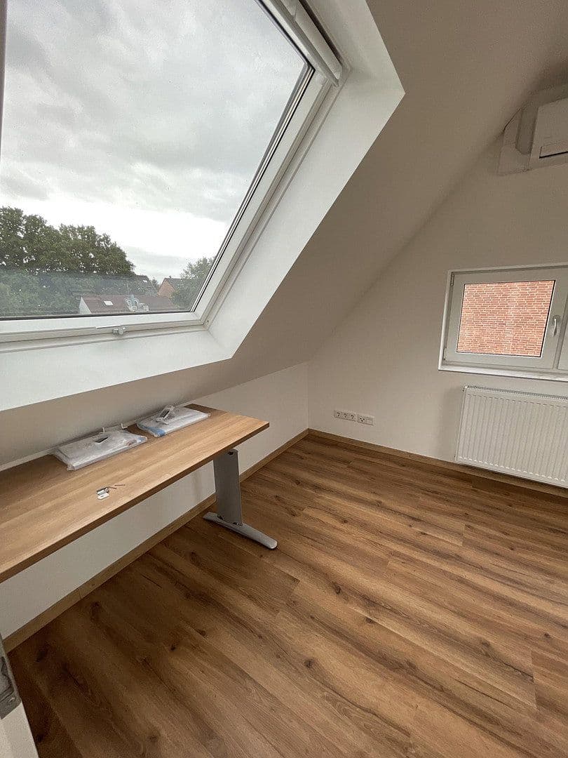 Pronájem bytu 5+1 99 m², Düsseldorf, Severní Porýní-Vestfálsko Pronájem bytu 5+1 99 m², Düsseldorf, Severní Porýní-Vestfálsko