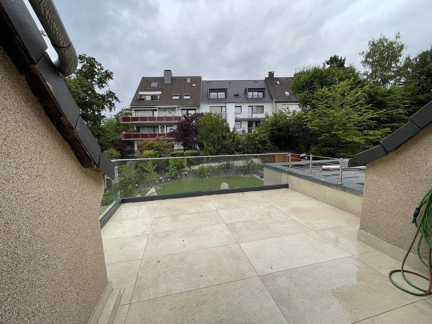 Pronájem bytu 5+1 99 m², Düsseldorf, Severní Porýní-Vestfálsko Pronájem bytu 5+1 99 m², Düsseldorf, Severní Porýní-Vestfálsko