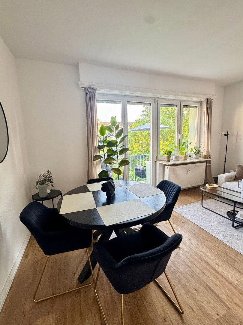 Pronájem bytu 3+1 64 m², Pforzheim, Bádensko-Württembersko Pronájem bytu 3+1 64 m², Pforzheim, Bádensko-Württembersko