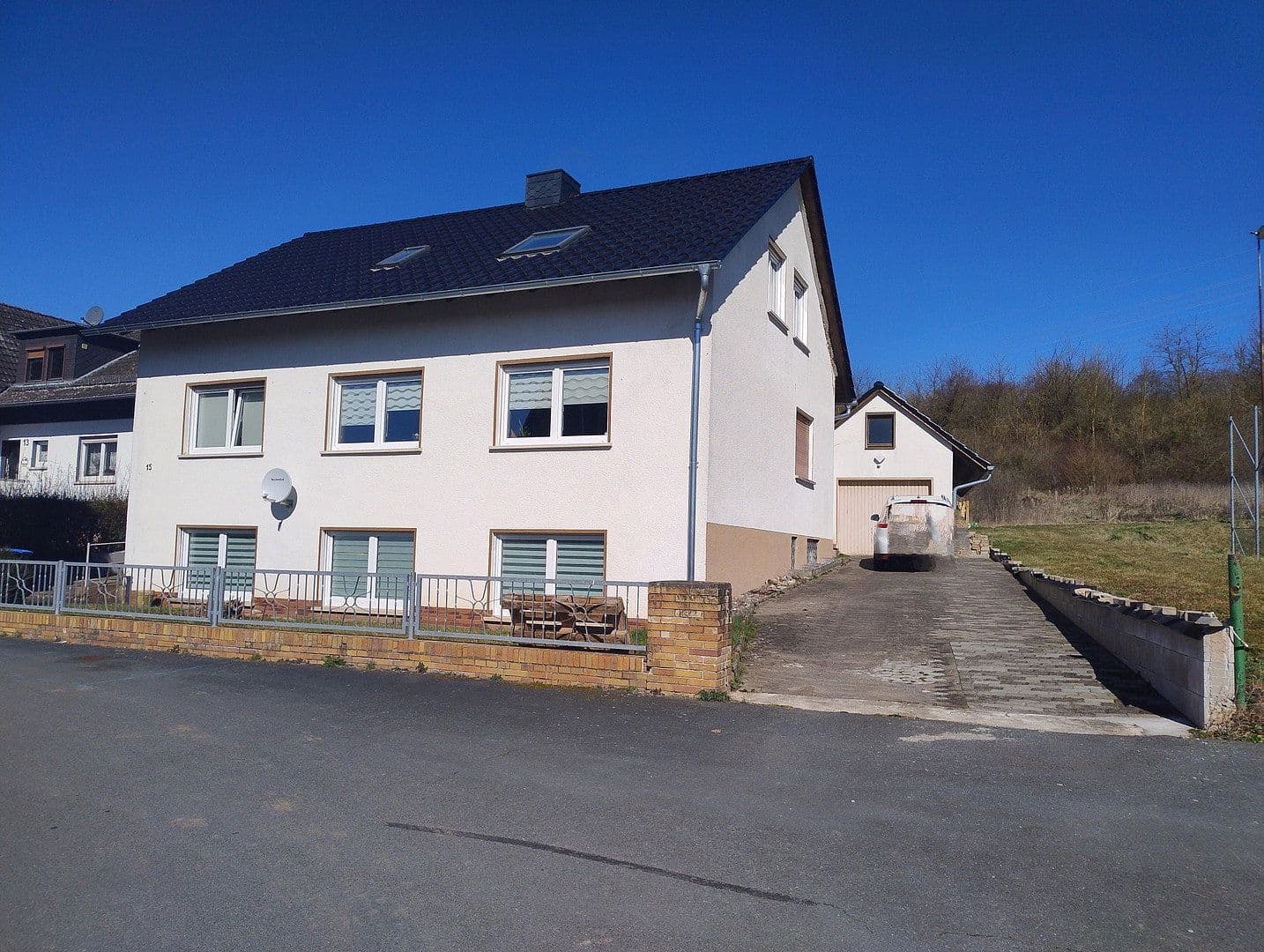 Prodej domu 180 m², pozemek 611 m², Herleshausen, Hessen Prodej domu 180 m², pozemek 611 m², Herleshausen, Hessen