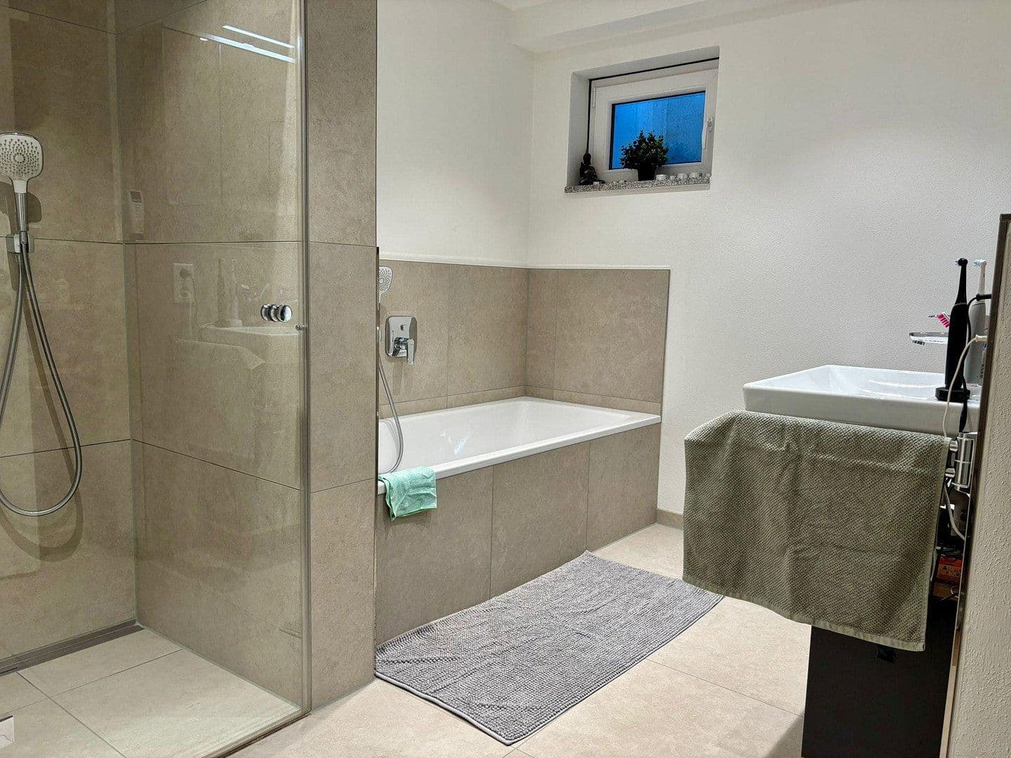 Pronájem bytu 2+1 77 m², Bürgermeister Krug Weg 5, Olching, Bavorsko Pronájem bytu 2+1 77 m², Bürgermeister Krug Weg 5, Olching, Bavorsko