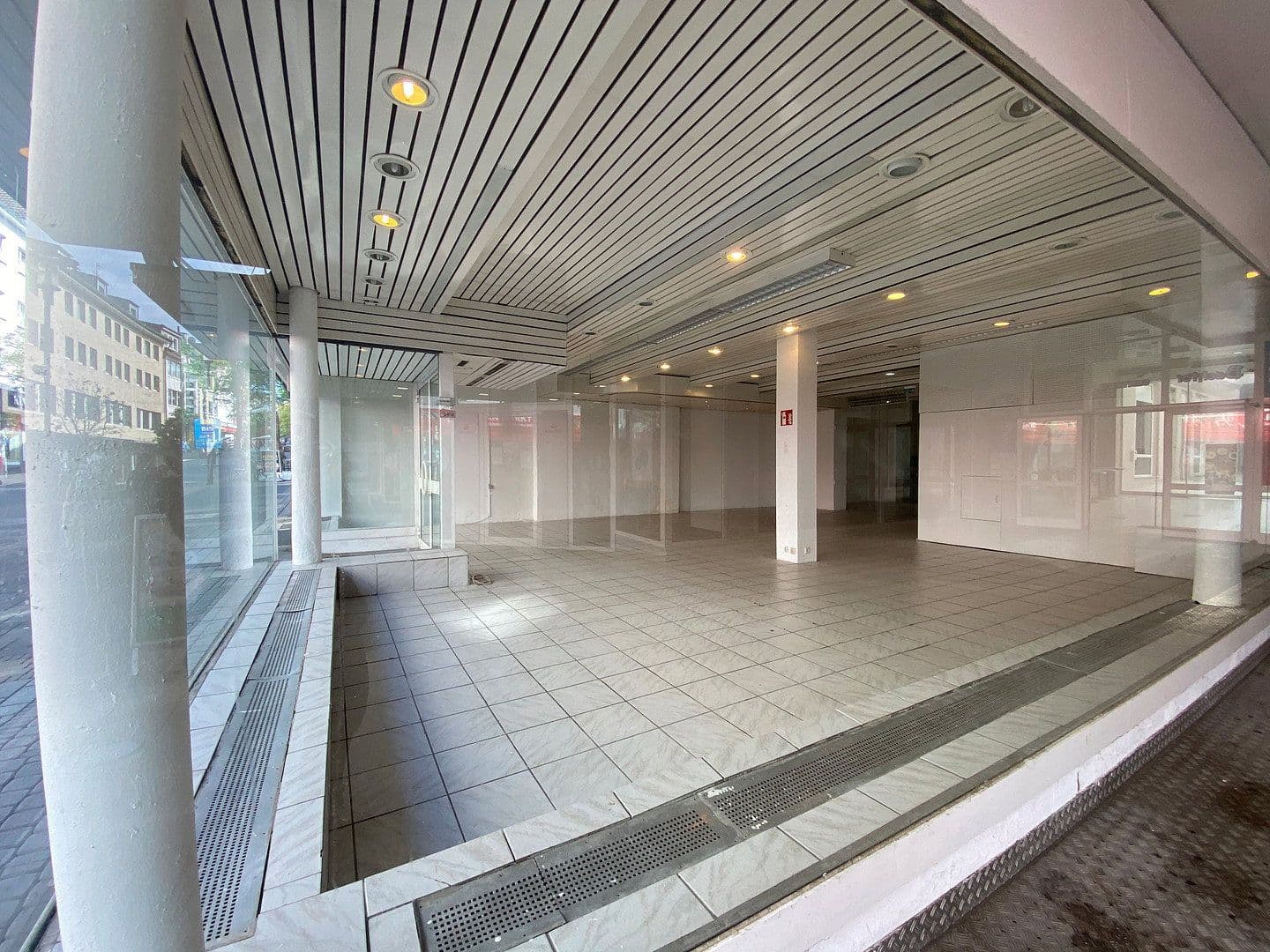 Pronájem nebytového prostoru 480 m², Solingen, Severní Porýní-Vestfálsko Pronájem nebytového prostoru 480 m², Solingen, Severní Porýní-Vestfálsko