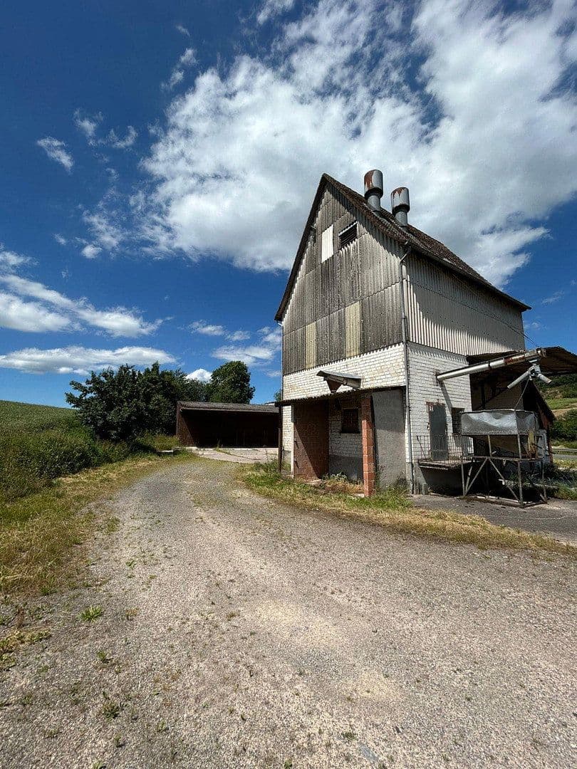 Prodej nebytového prostoru 2.508 m², Raiffeisenstraße 2, Sontra, Hessen Prodej nebytového prostoru 2.508 m², Raiffeisenstraße 2, Sontra, Hessen