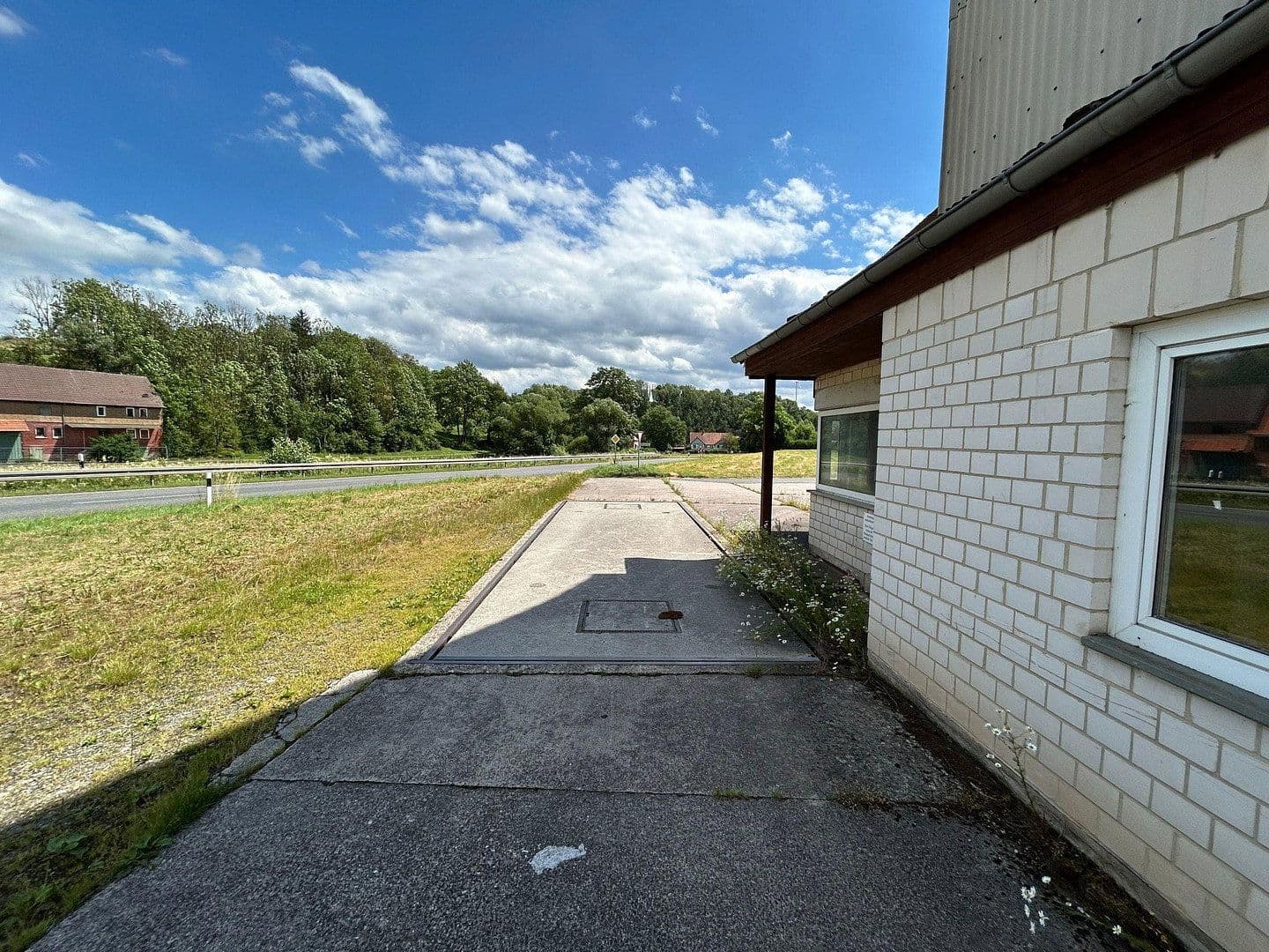 Prodej nebytového prostoru 2.508 m², Raiffeisenstraße 2, Sontra, Hessen Prodej nebytového prostoru 2.508 m², Raiffeisenstraße 2, Sontra, Hessen