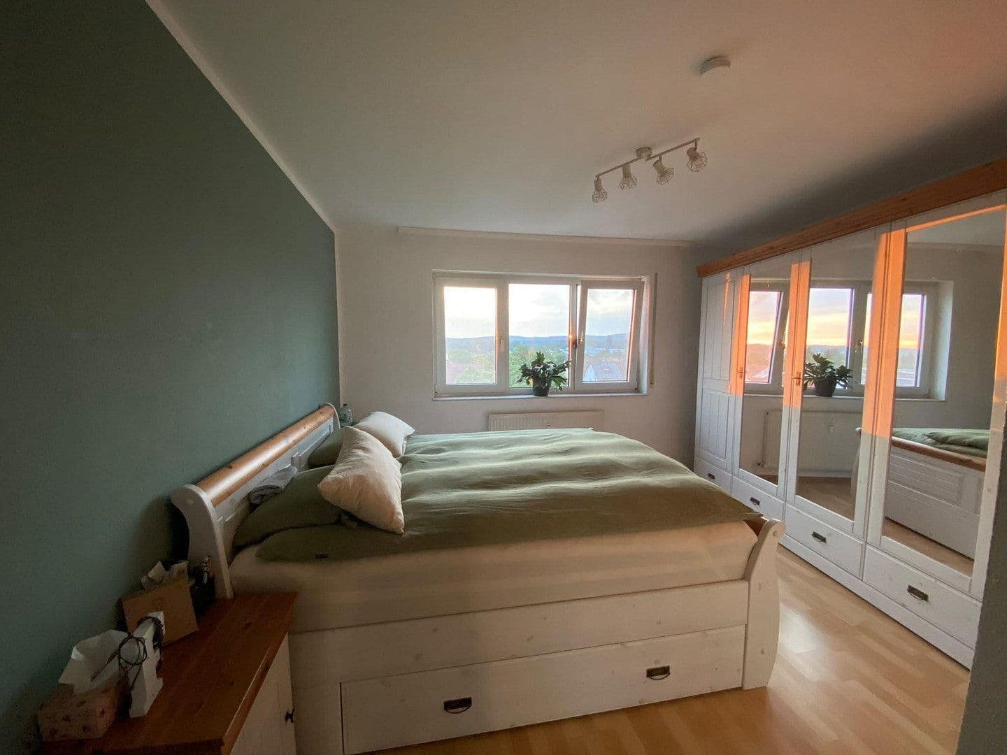 Pronájem bytu 3+1 90 m², Hallesche Allee 13, Karlsruhe, Bádensko-Württembersko Pronájem bytu 3+1 90 m², Hallesche Allee 13, Karlsruhe, Bádensko-Württembersko