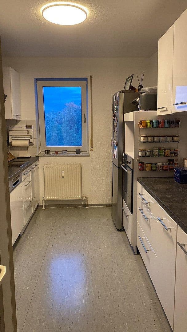 Pronájem bytu 3+1 90 m², Hallesche Allee 13, Karlsruhe, Bádensko-Württembersko Pronájem bytu 3+1 90 m², Hallesche Allee 13, Karlsruhe, Bádensko-Württembersko