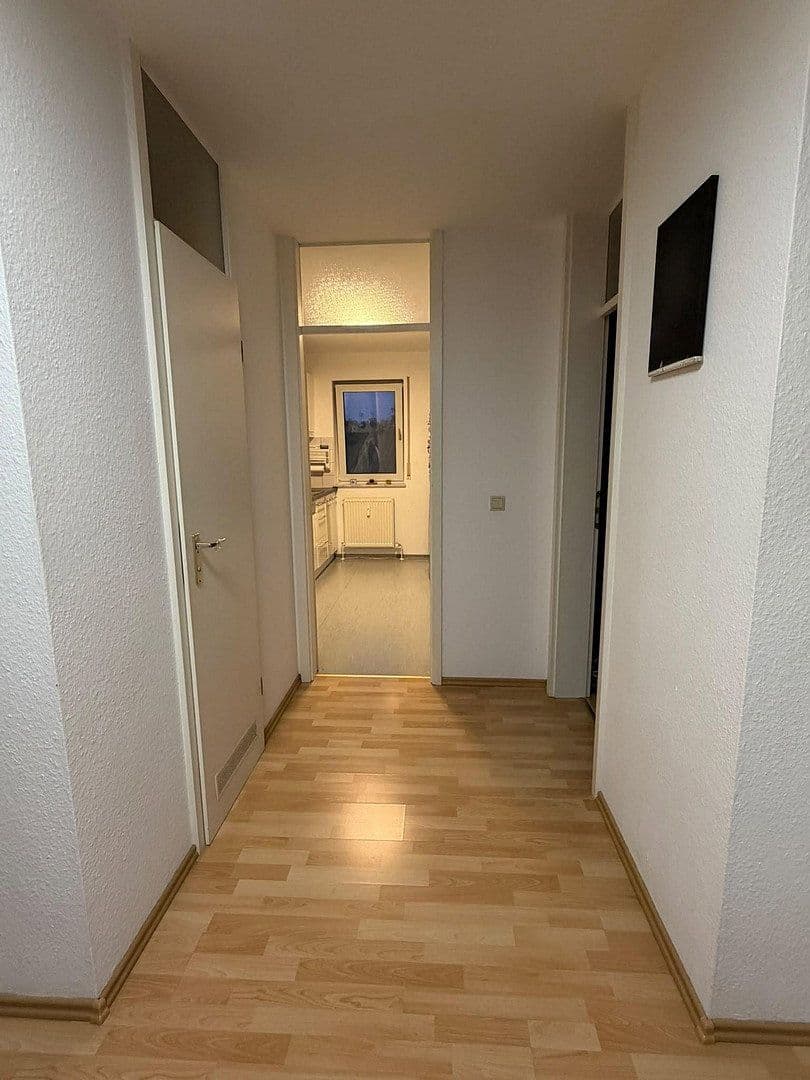 Pronájem bytu 3+1 90 m², Hallesche Allee 13, Karlsruhe, Bádensko-Württembersko Pronájem bytu 3+1 90 m², Hallesche Allee 13, Karlsruhe, Bádensko-Württembersko