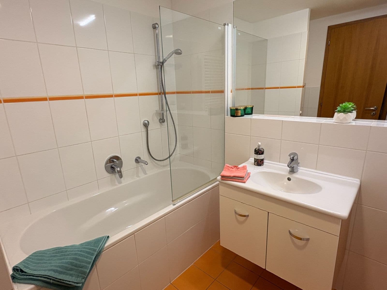 Pronájem bytu 2+kk 75 m², Linhartova, Praha, Praha Pronájem bytu 2+kk 75 m², Linhartova, Praha, Praha