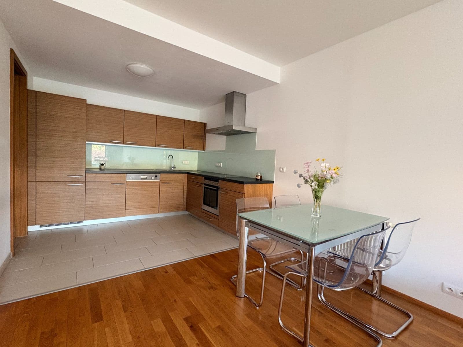 Pronájem bytu 2+kk 75 m², Linhartova, Praha, Praha Pronájem bytu 2+kk 75 m², Linhartova, Praha, Praha