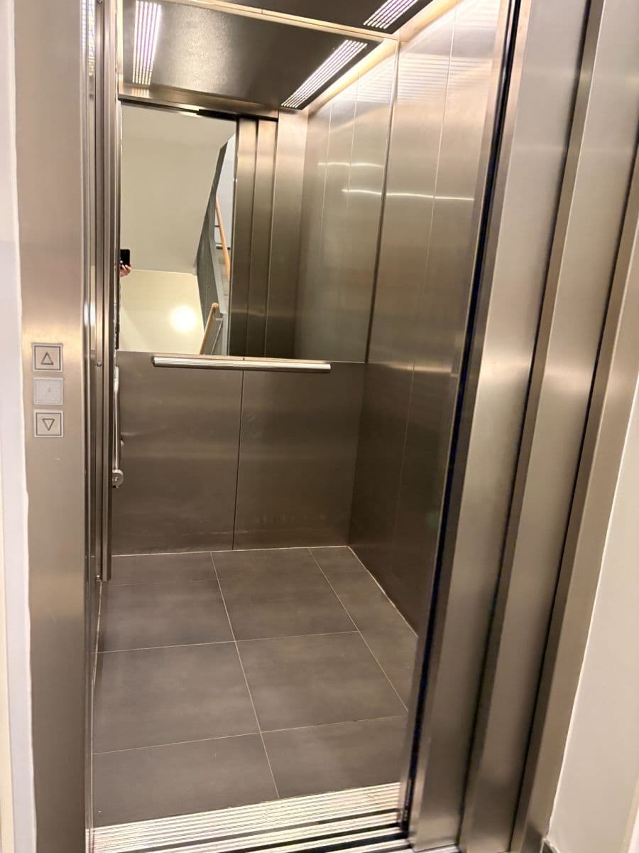 Pronájem bytu 2+kk 75 m², Linhartova, Praha, Praha Pronájem bytu 2+kk 75 m², Linhartova, Praha, Praha