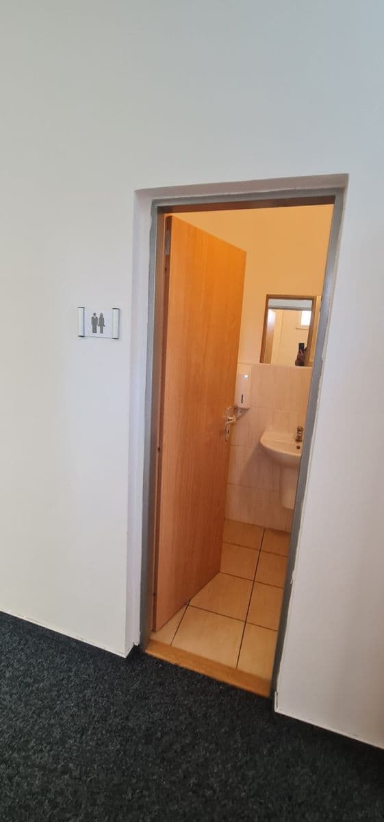 Pronájem kanceláře 60 m², Nad Porubkou, Ostrava, Moravskoslezský kraj Pronájem kanceláře 60 m², Nad Porubkou, Ostrava, Moravskoslezský kraj