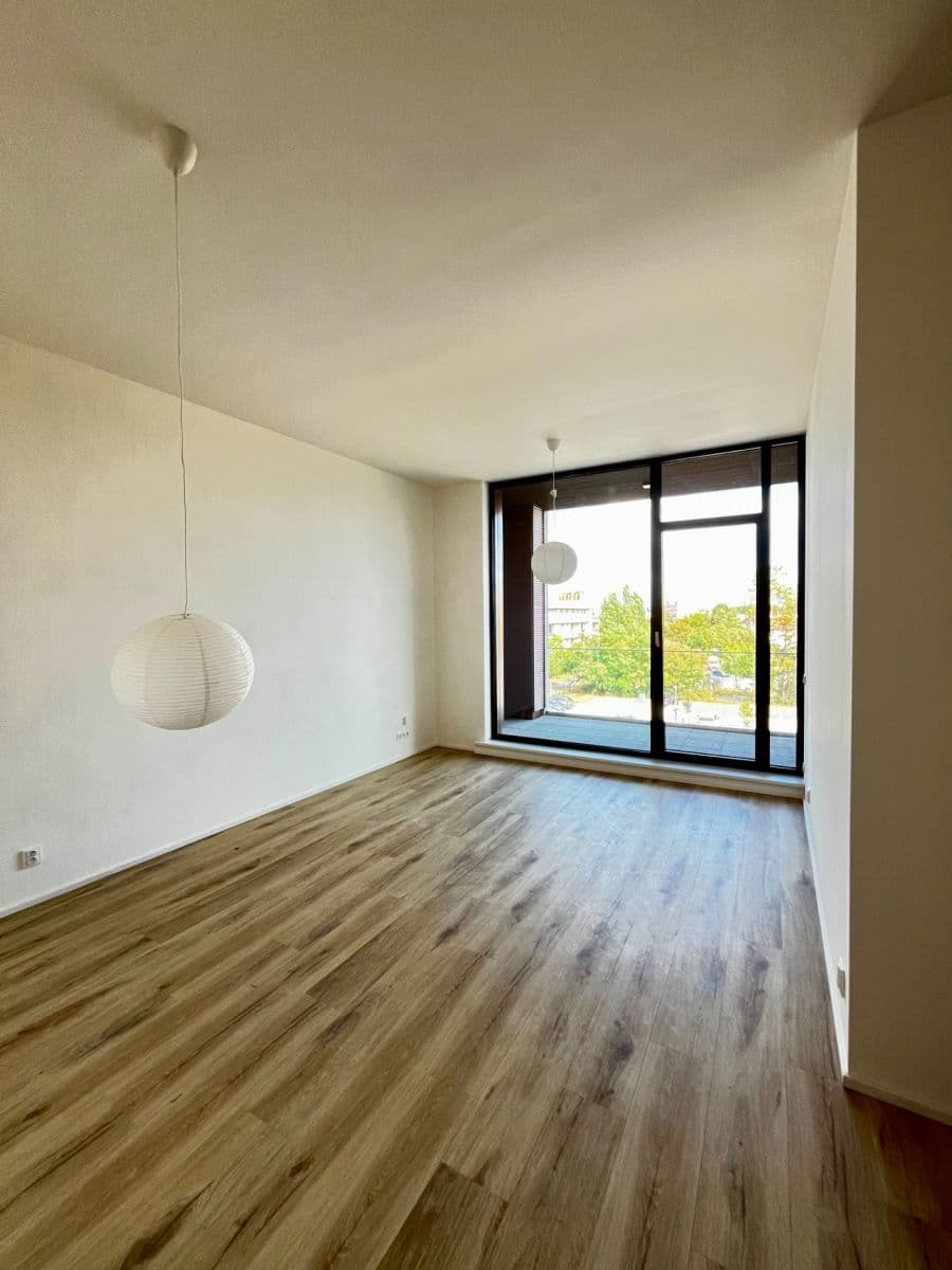 Pronájem bytu 2+kk 67 m², Malešická, Praha, Praha Pronájem bytu 2+kk 67 m², Malešická, Praha, Praha