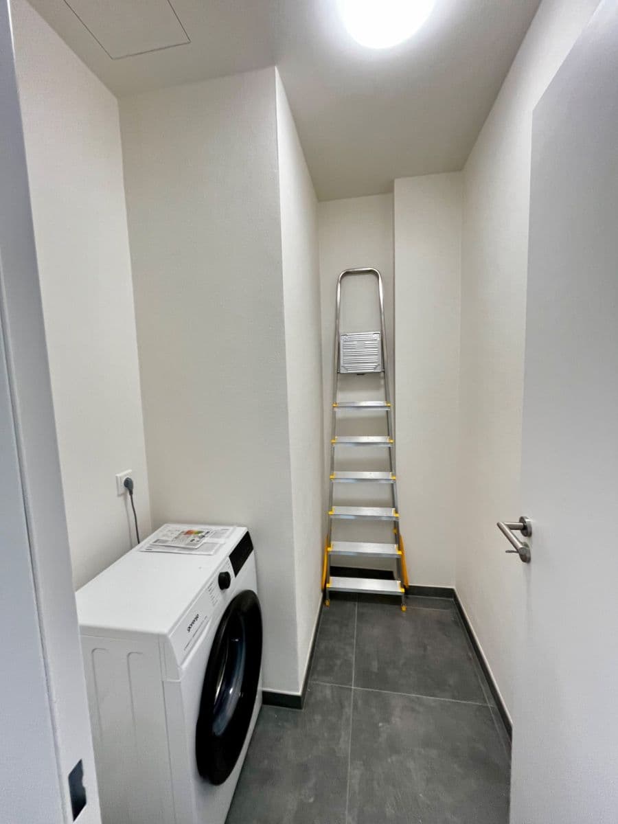 Pronájem bytu 2+kk 67 m², Malešická, Praha, Praha Pronájem bytu 2+kk 67 m², Malešická, Praha, Praha