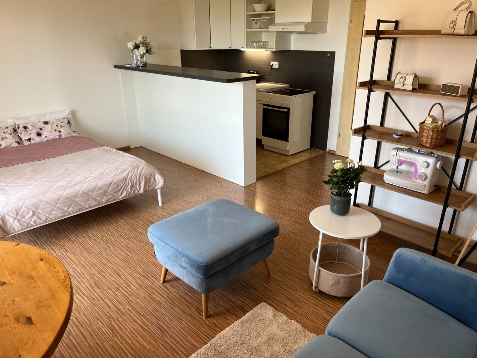 Pronájem bytu 1+kk 41 m², U Jízdárny, Praha, Praha Pronájem bytu 1+kk 41 m², U Jízdárny, Praha, Praha