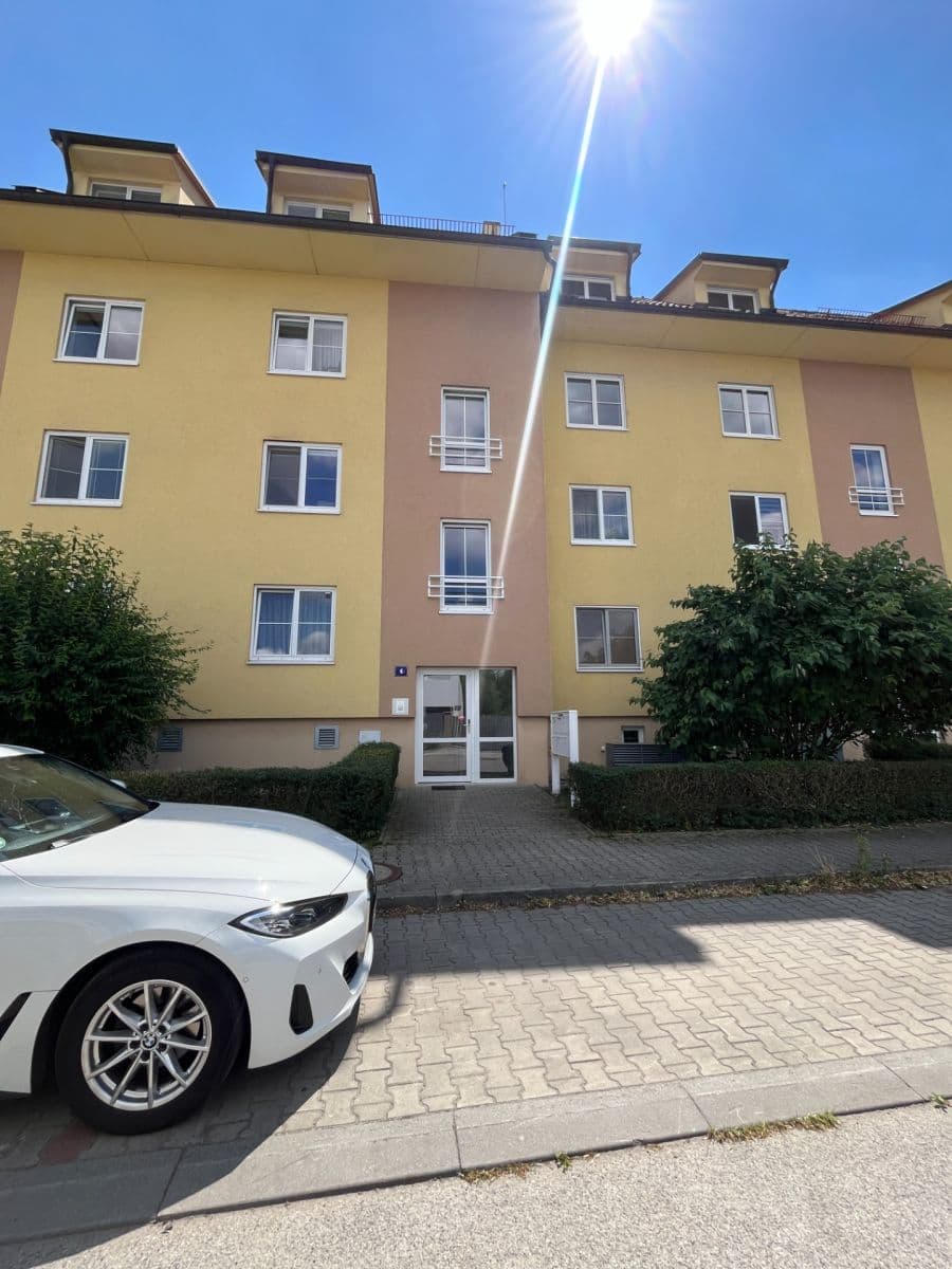 Pronájem bytu 1+kk 41 m², U Jízdárny, Praha, Praha Pronájem bytu 1+kk 41 m², U Jízdárny, Praha, Praha