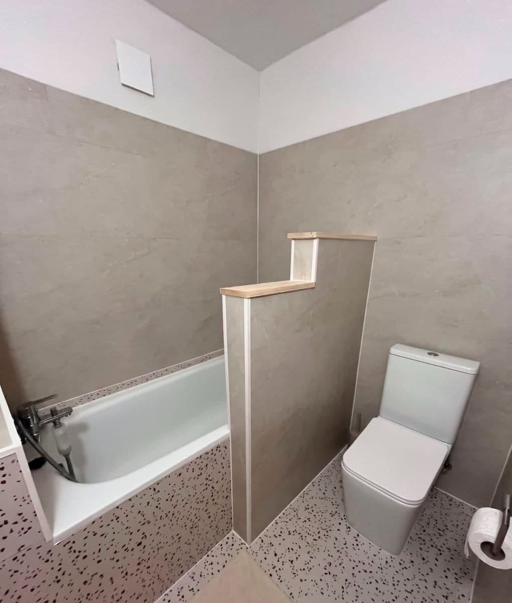 Pronájem bytu 1+1 55 m², Bulharská, Praha, Praha Pronájem bytu 1+1 55 m², Bulharská, Praha, Praha