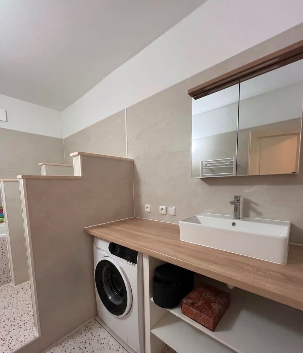 Pronájem bytu 1+1 55 m², Bulharská, Praha, Praha Pronájem bytu 1+1 55 m², Bulharská, Praha, Praha