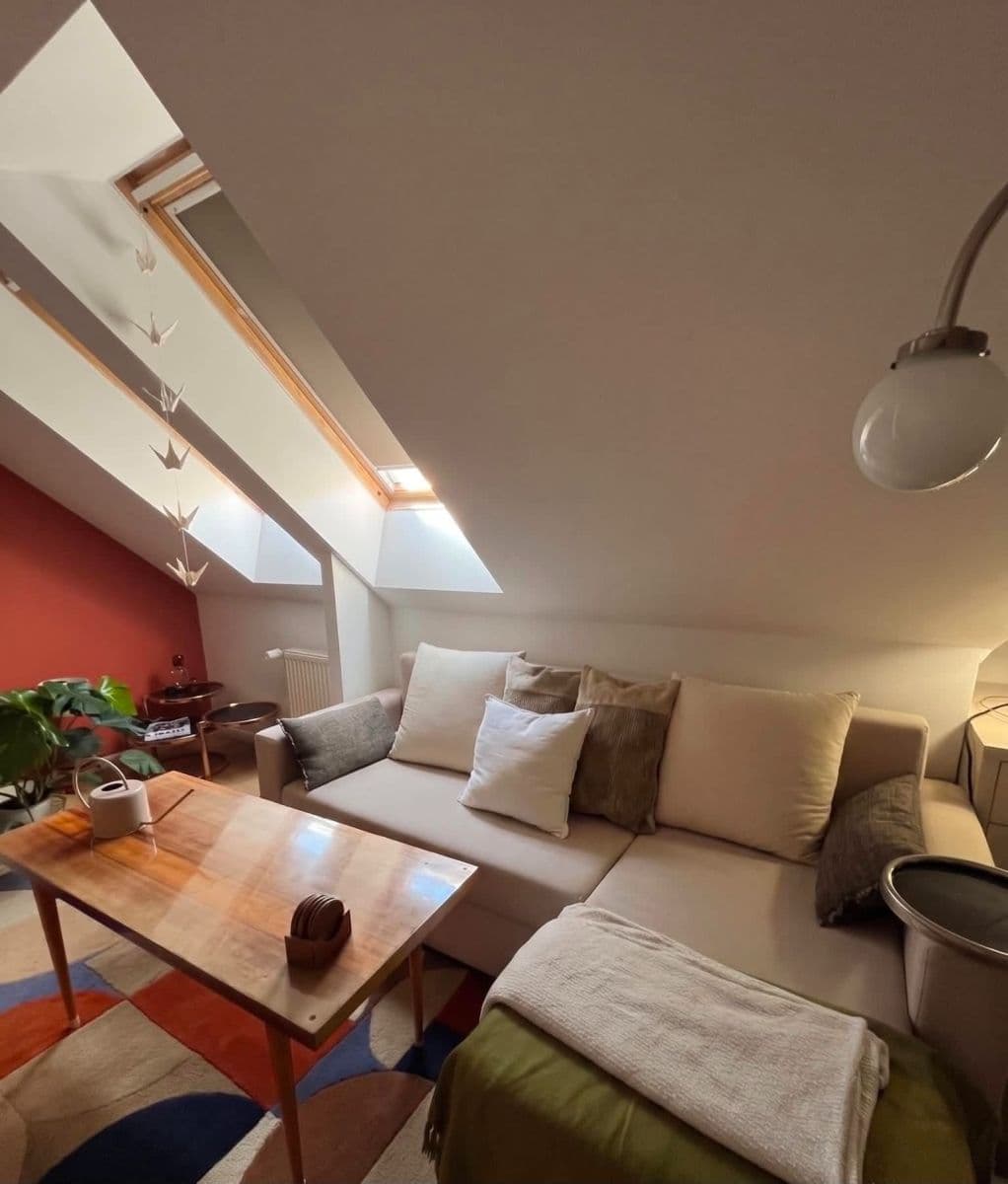 Pronájem bytu 1+1 55 m², Bulharská, Praha, Praha Pronájem bytu 1+1 55 m², Bulharská, Praha, Praha