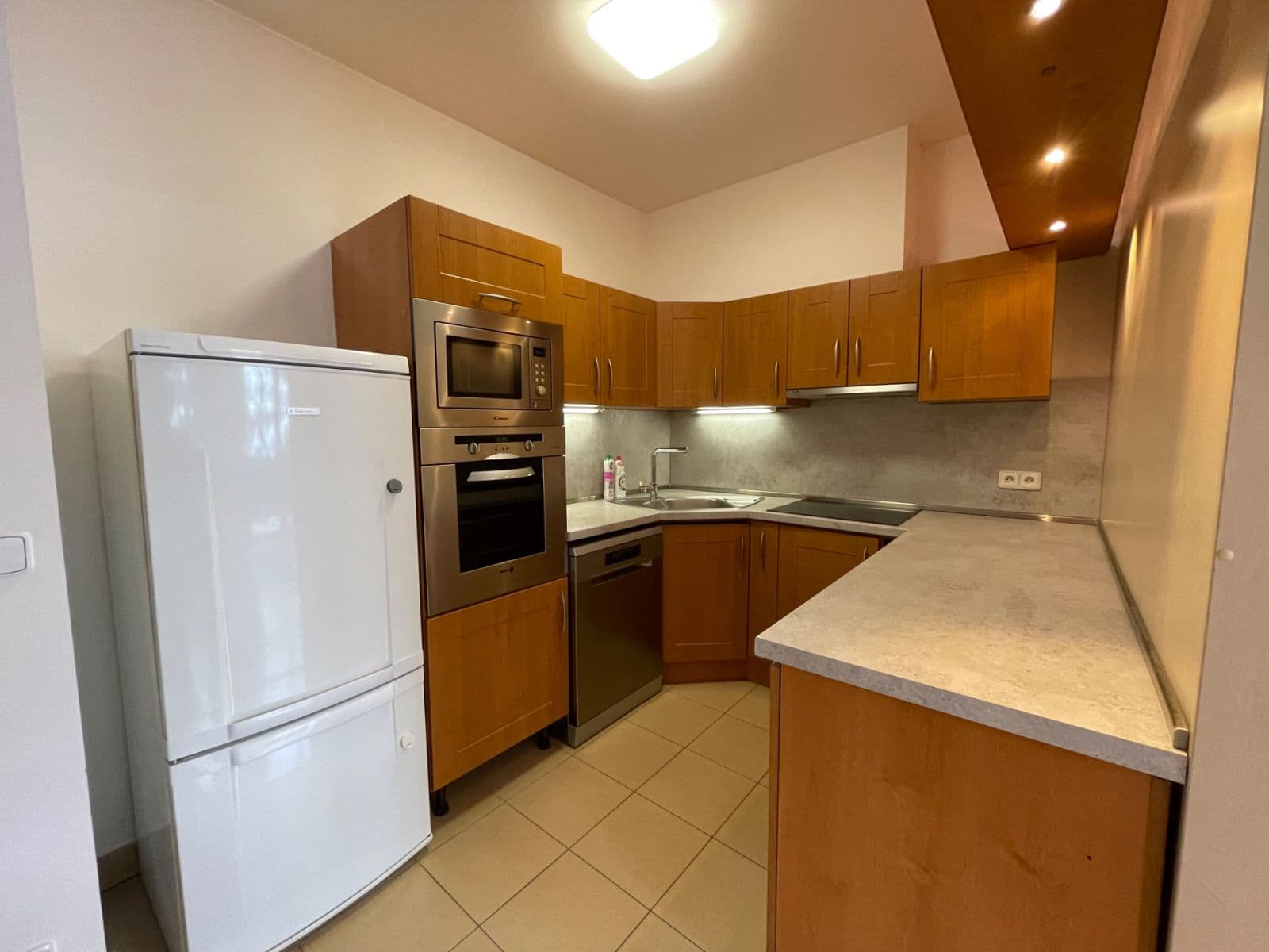 Pronájem bytu 2+1 55 m², Novobohdalecká, Praha, Praha Pronájem bytu 2+1 55 m², Novobohdalecká, Praha, Praha