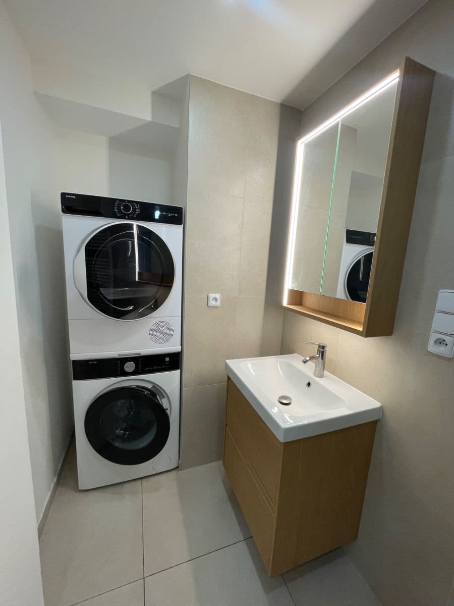 Pronájem bytu 4+1 90 m², Starochodovská, Praha, Praha Pronájem bytu 4+1 90 m², Starochodovská, Praha, Praha