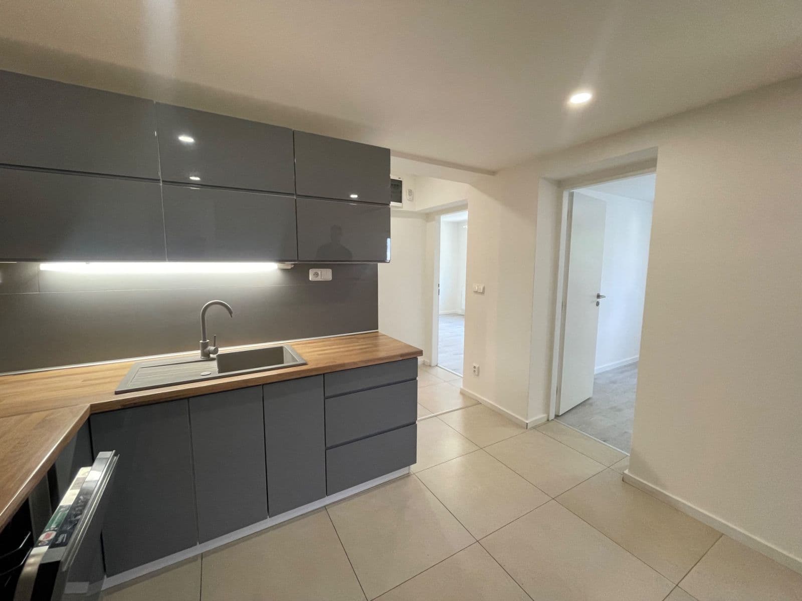 Pronájem bytu 4+1 90 m², Starochodovská, Praha, Praha Pronájem bytu 4+1 90 m², Starochodovská, Praha, Praha