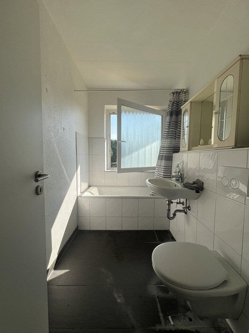 Pronájem bytu 1+1 44 m², Mainstraße 2, Heiligenhaus, Severní Porýní-Vestfálsko Pronájem bytu 1+1 44 m², Mainstraße 2, Heiligenhaus, Severní Porýní-Vestfálsko