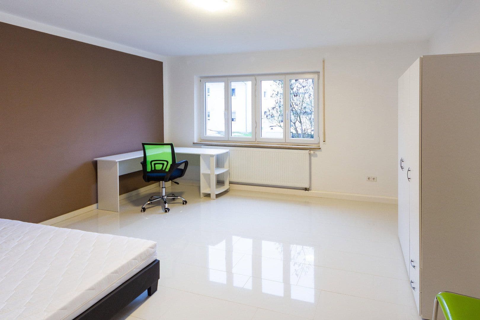 Pronájem bytu 3+1 74 m², Quellenstraße 23, Reutlingen, Bádensko-Württembersko Pronájem bytu 3+1 74 m², Quellenstraße 23, Reutlingen, Bádensko-Württembersko