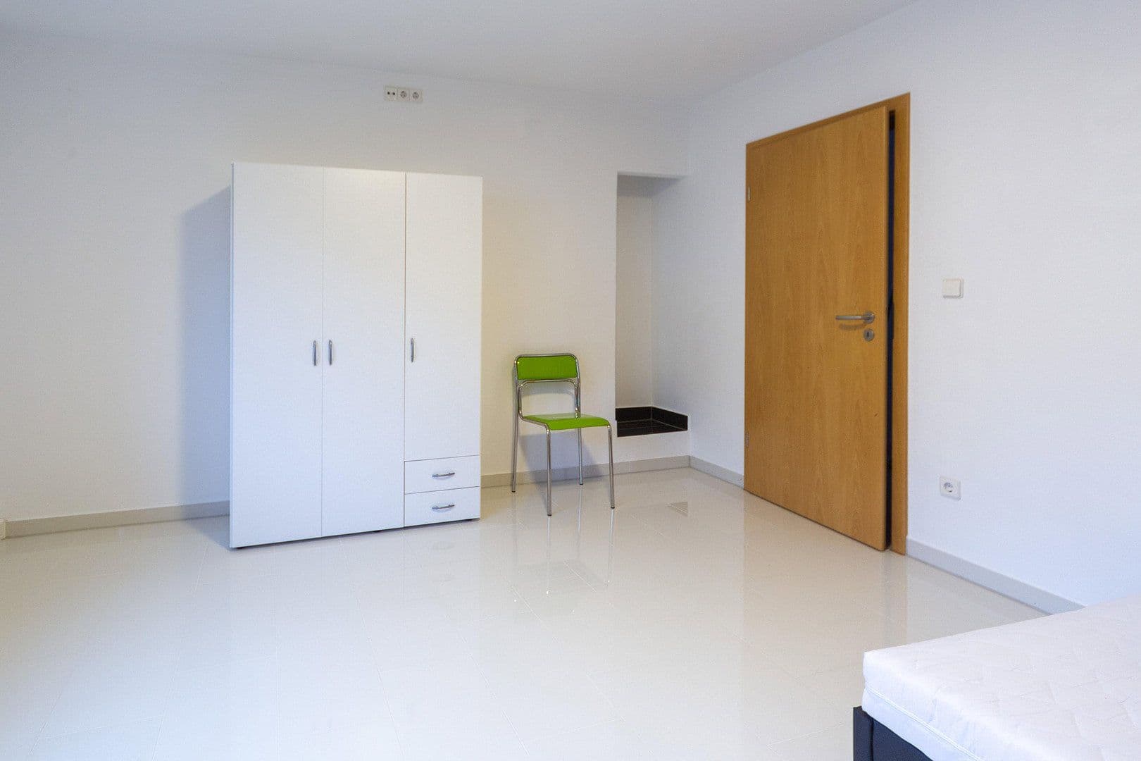 Pronájem bytu 3+1 74 m², Quellenstraße 23, Reutlingen, Bádensko-Württembersko Pronájem bytu 3+1 74 m², Quellenstraße 23, Reutlingen, Bádensko-Württembersko