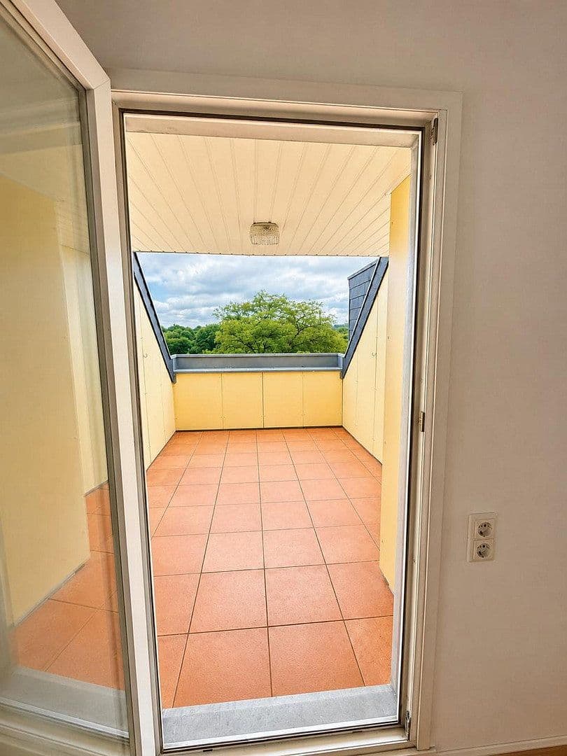 Pronájem bytu 2+1 78 m², Moltkestr. 1-5, Cáchy, Severní Porýní-Vestfálsko Pronájem bytu 2+1 78 m², Moltkestr. 1-5, Cáchy, Severní Porýní-Vestfálsko